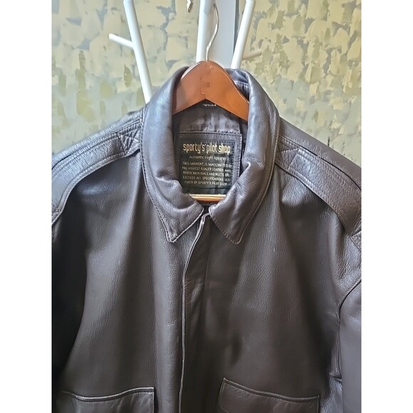 Sportys Pilot Shop A-2 Leather Flight Jacket Mens Sz L Brown Bomber USA Aviation - Picture 2 of 16